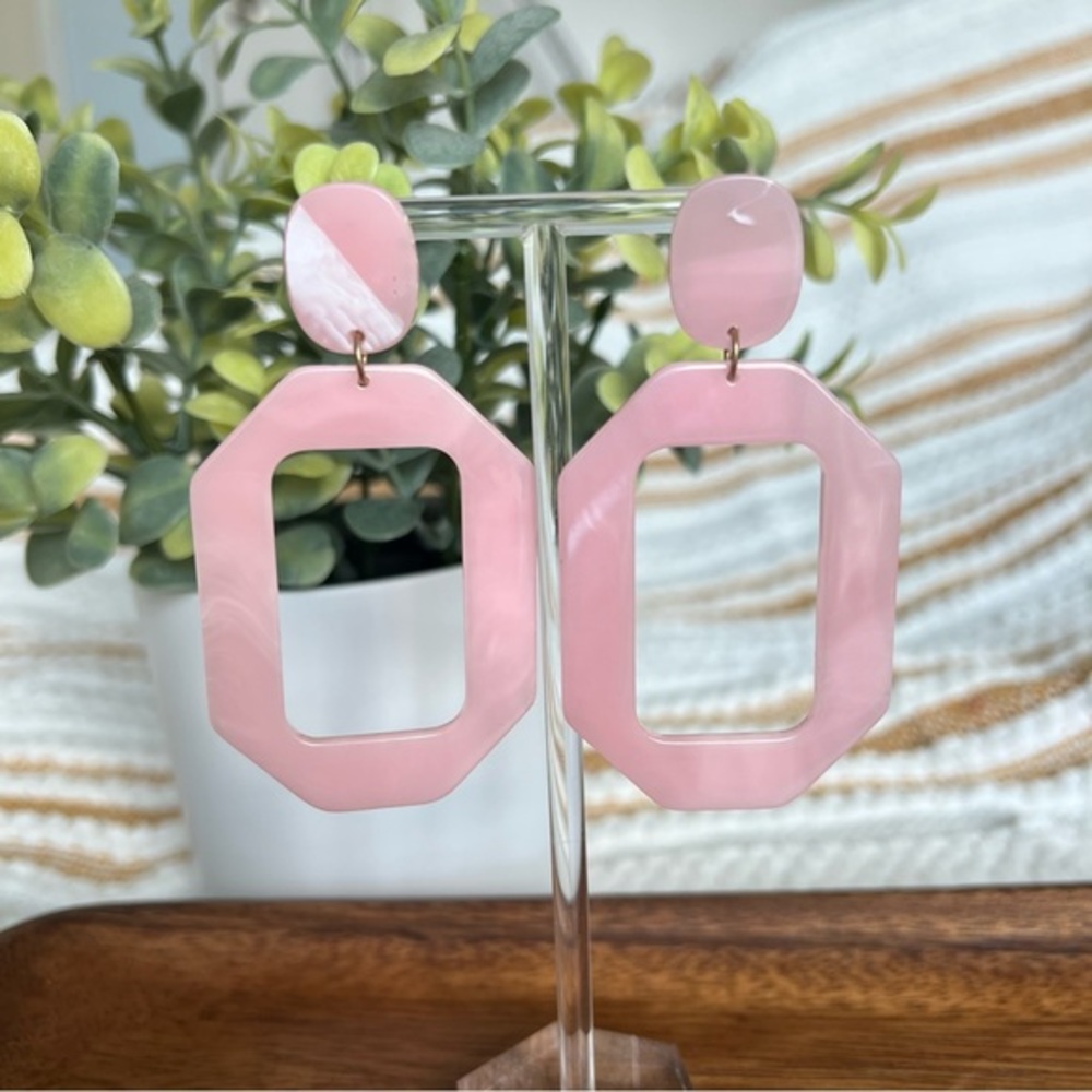 Malibu Marble Open Rectangle Earrings in Light Pink